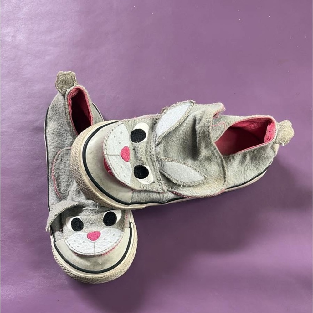 Gray and Pink Smiley Face Sneakers with Slip-On Design